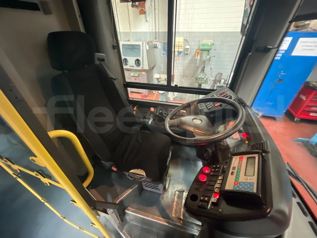 Iveco Citelis PS09D1/A/95 -EUR5 -213kW -11.990m - driver's seat photo