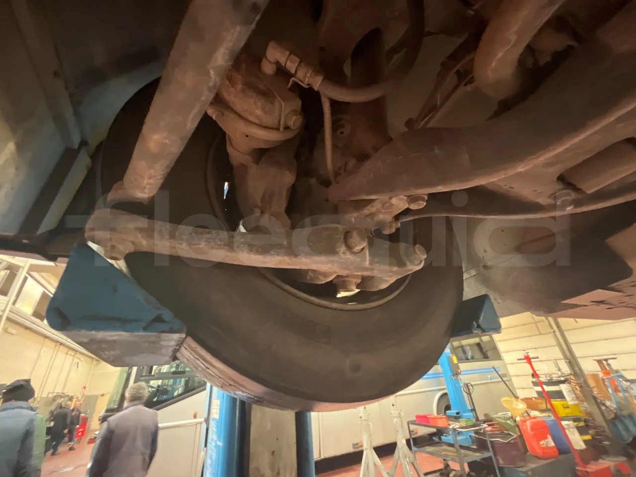 Iveco Citelis PS09D1/A/95 -EUR5 -213kW -11.990m - front brake calipers right