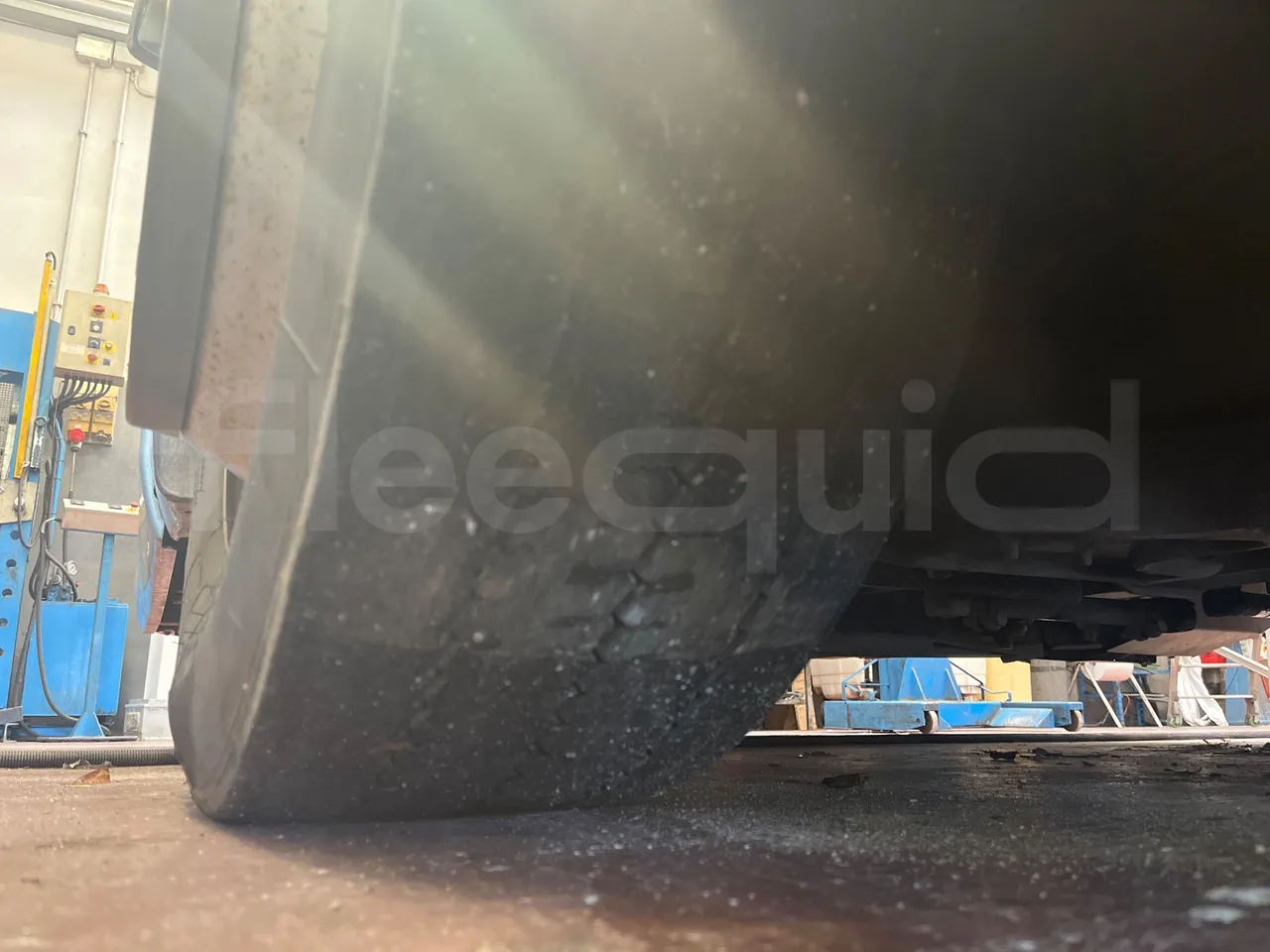 Iveco Citelis PS09D1/A/95 -EUR5 -213kW -11.990m - tread condition front tires right