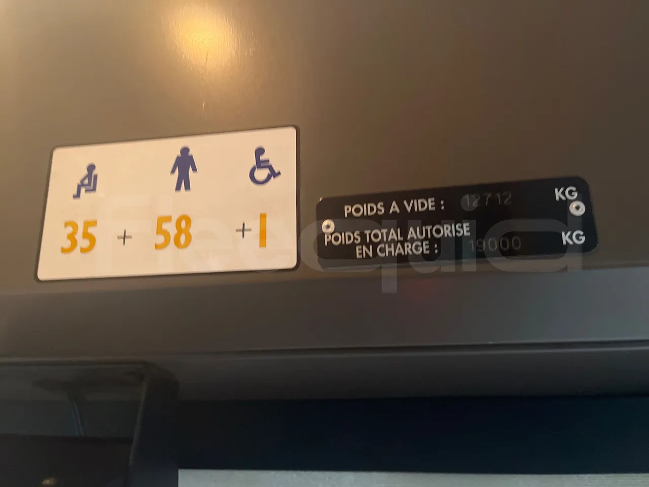 Iveco Citelis PS09D1/A/95 -EUR5 -213kW -11.990m - seat plate photo