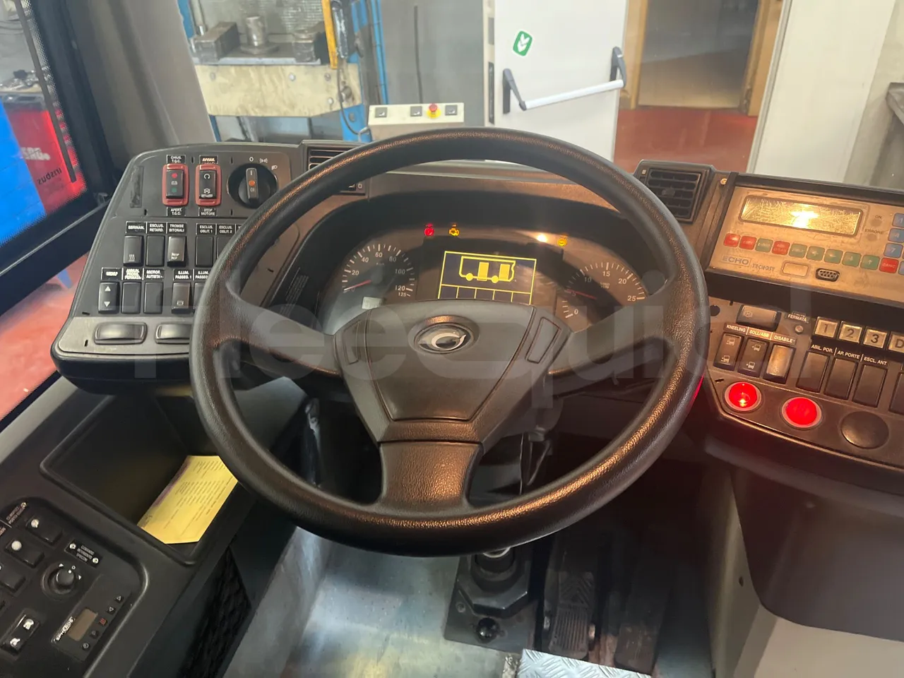 Iveco Citelis PS09D1/A/95 -EUR5 -213kW -11.990m - steering wheel photo