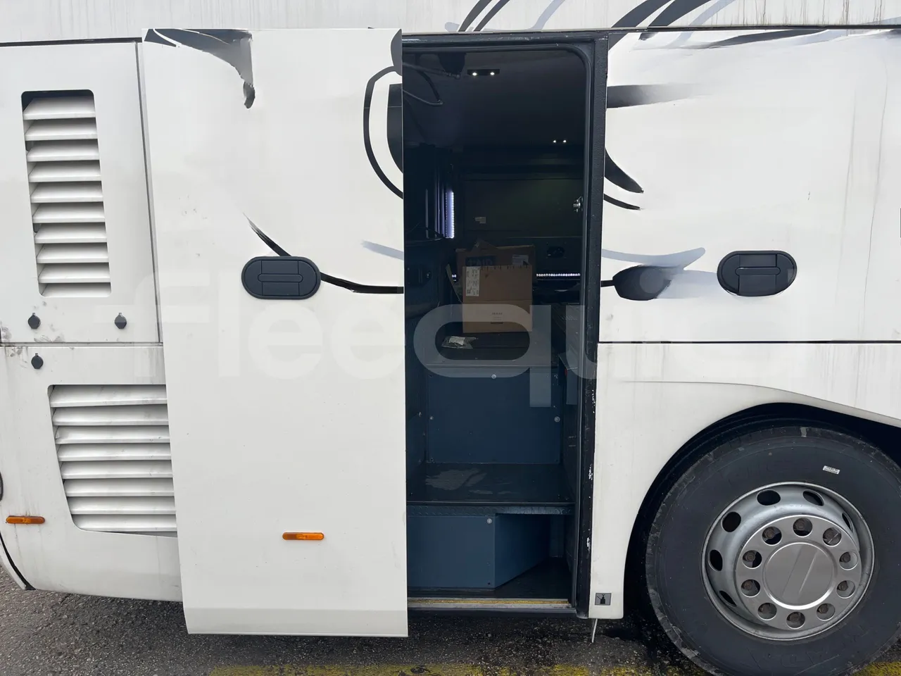Neoplan Skyliner L - EUR6 - 371kW - 14.0000m - external compartments photo