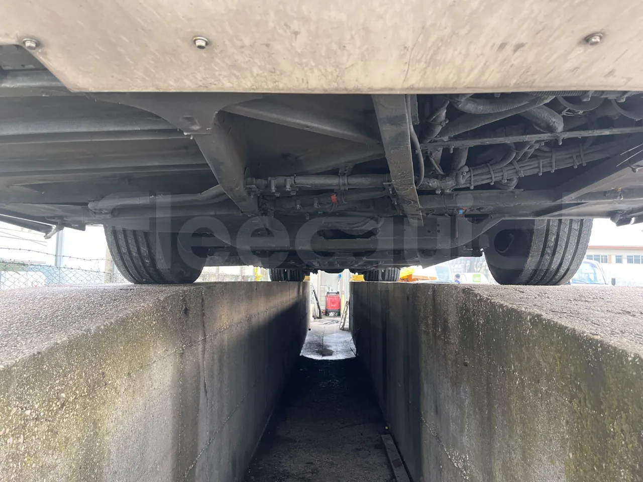 Neoplan Skyliner L - EUR6 - 371kW - 14.0000m - front undercarriage from front