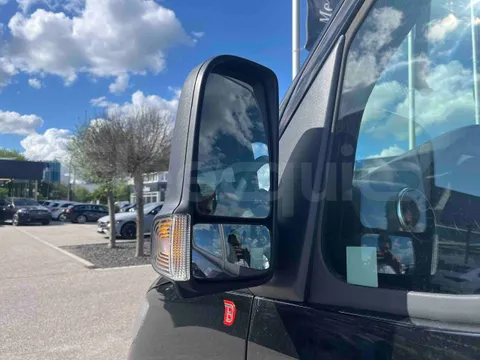 Mercedes-Benz Sprinter - Image