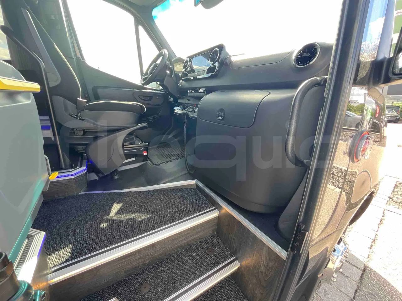 Mercedes-Benz Sprinter - hostes microphone accessories photo