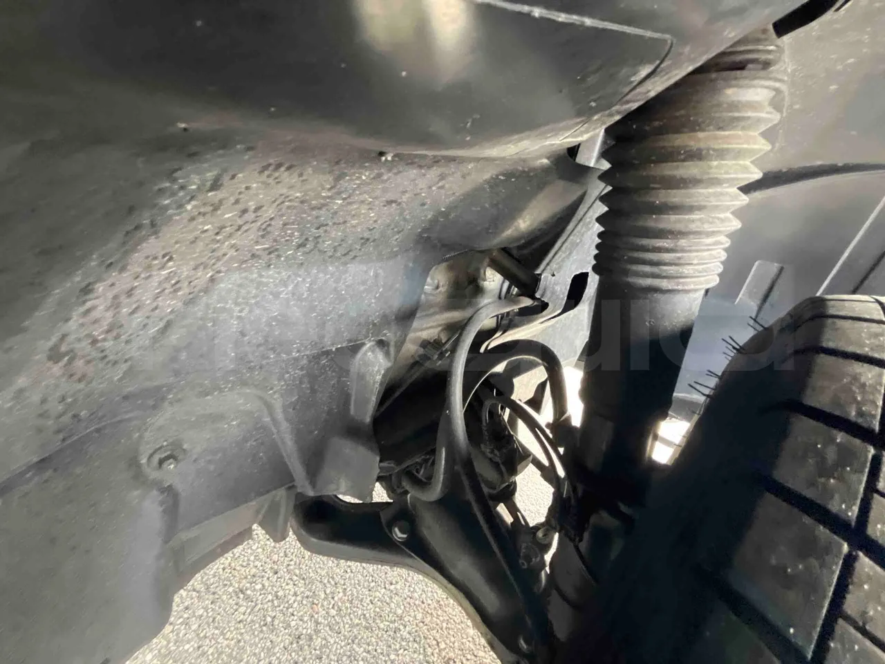 Mercedes-Benz Sprinter - front brake calipers right