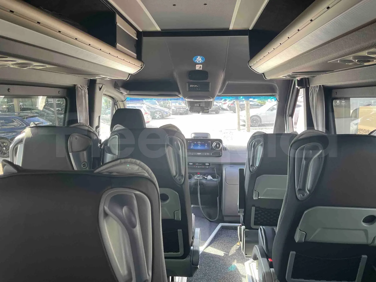 Mercedes-Benz Sprinter - forward view middle aisle