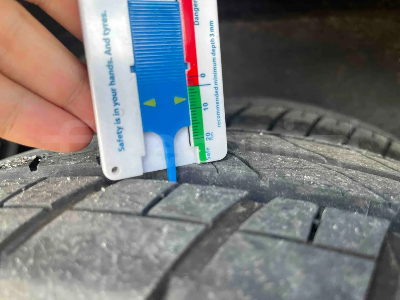 Mercedes-Benz Sprinter - front left tire measurements