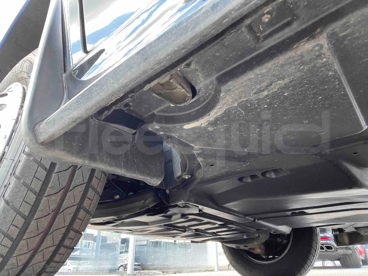 Mercedes-Benz Sprinter - central undercarriage photo