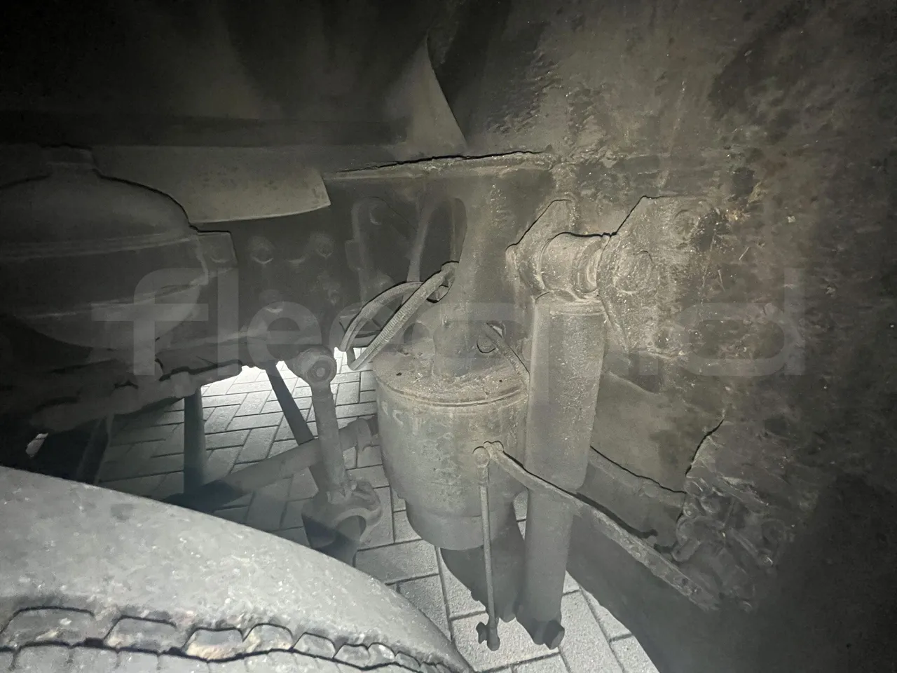 Iveco Beulas - Third Axle First Shock Absorbers Right Side