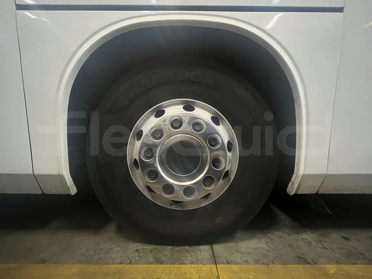 Iveco Beulas - First Axle Left Side: Tyre Tread