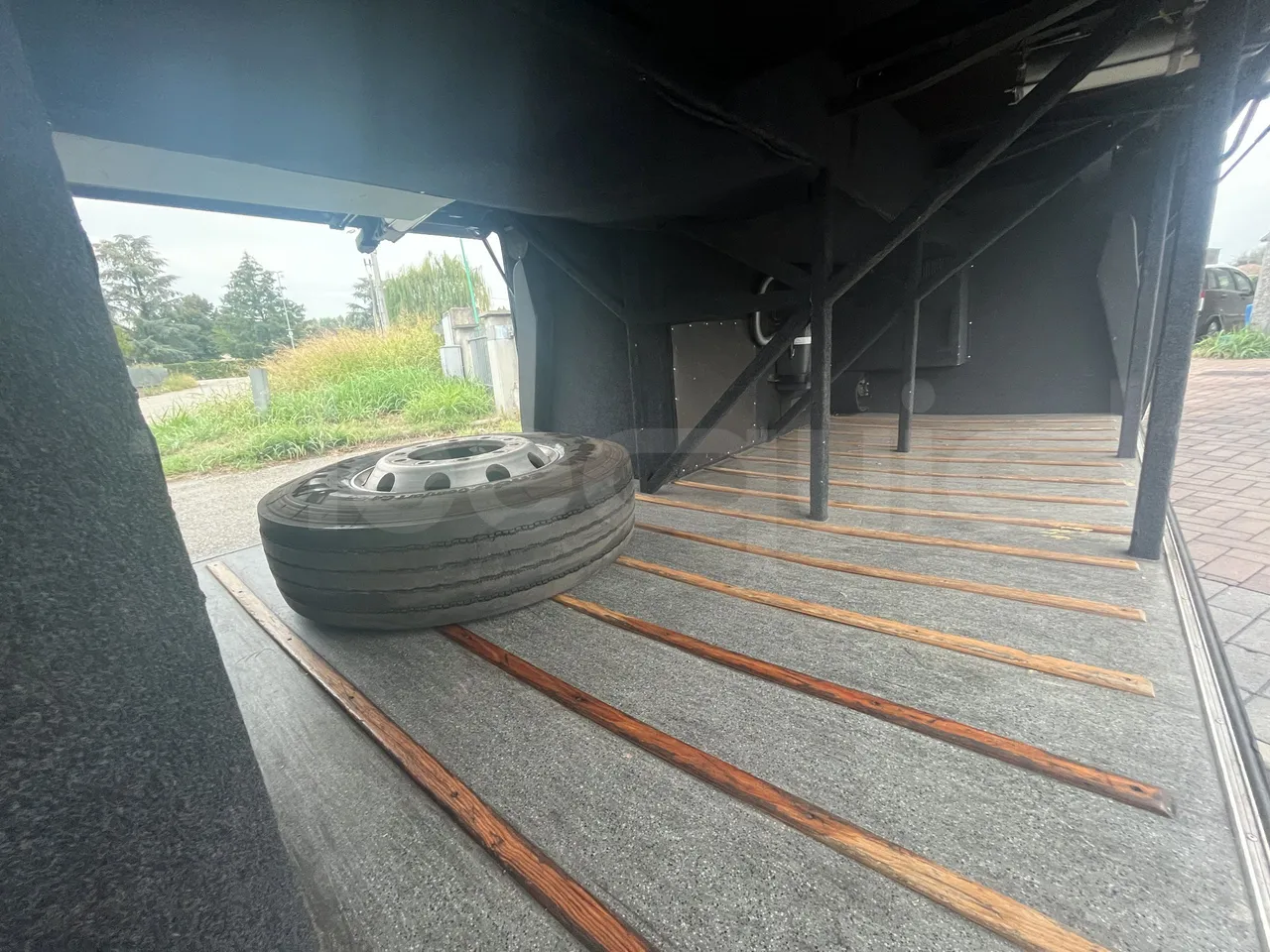 Iveco Beulas - Luggage Under Carpet Photo