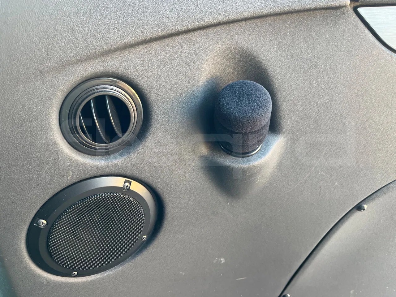 Irizar i6 12.35 - EUR6 - 331kW - 12.200m - hostes microphone accessories photo