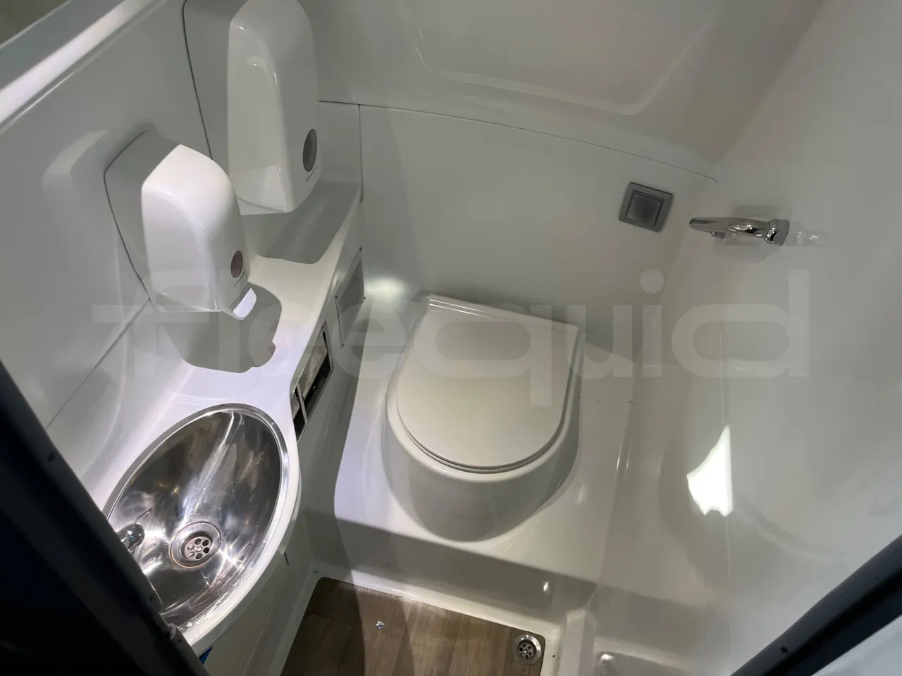 Irizar i6 12.35 - EUR6 - 331kW - 12.200m - toilette accessories photo