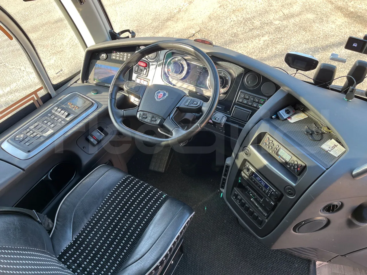 Irizar i6 12.35 - EUR6 - 331kW - 12.200m - buttons panels on