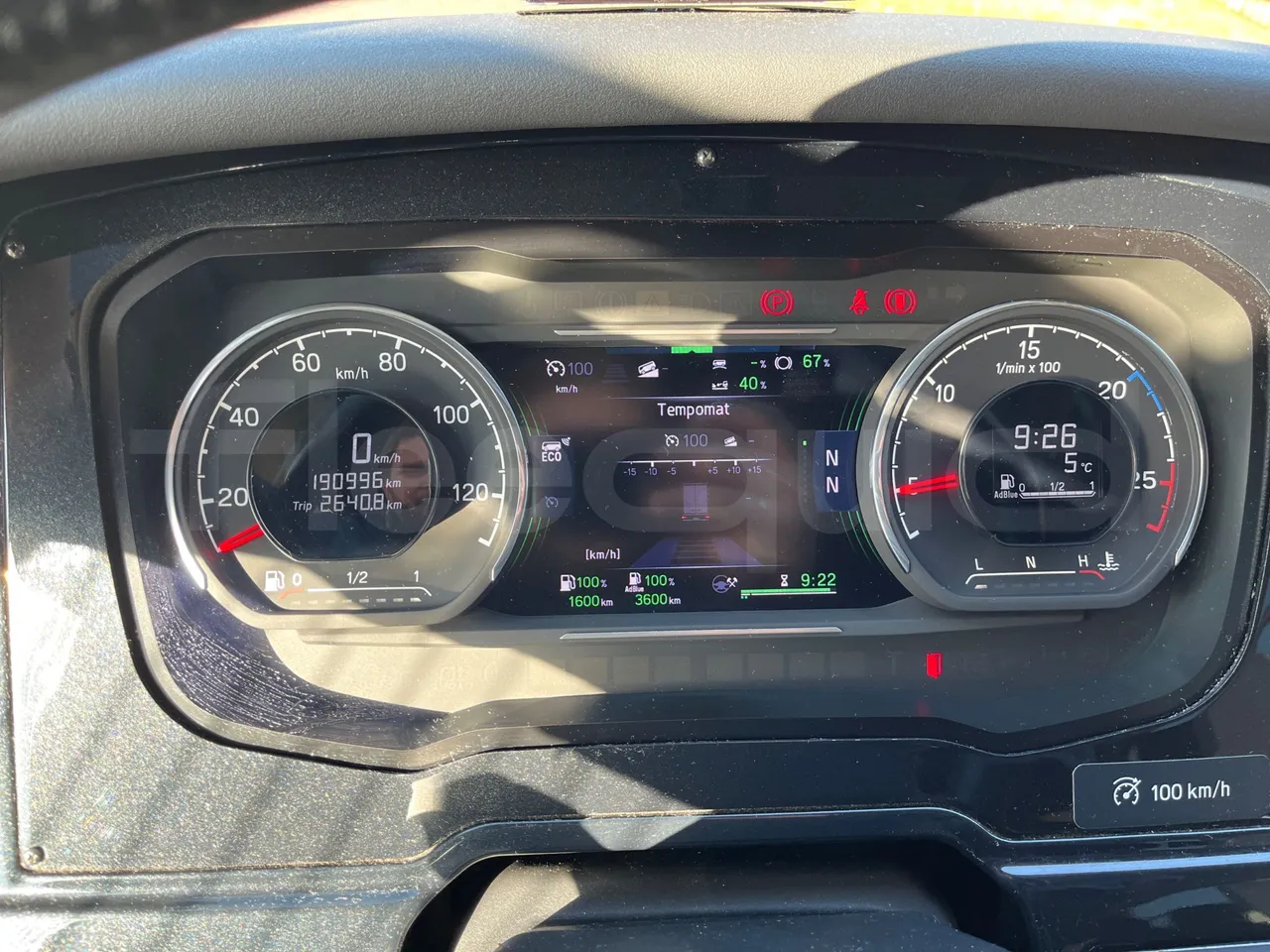 Irizar i6 12.35 - EUR6 - 331kW - 12.200m - dashboard lights on