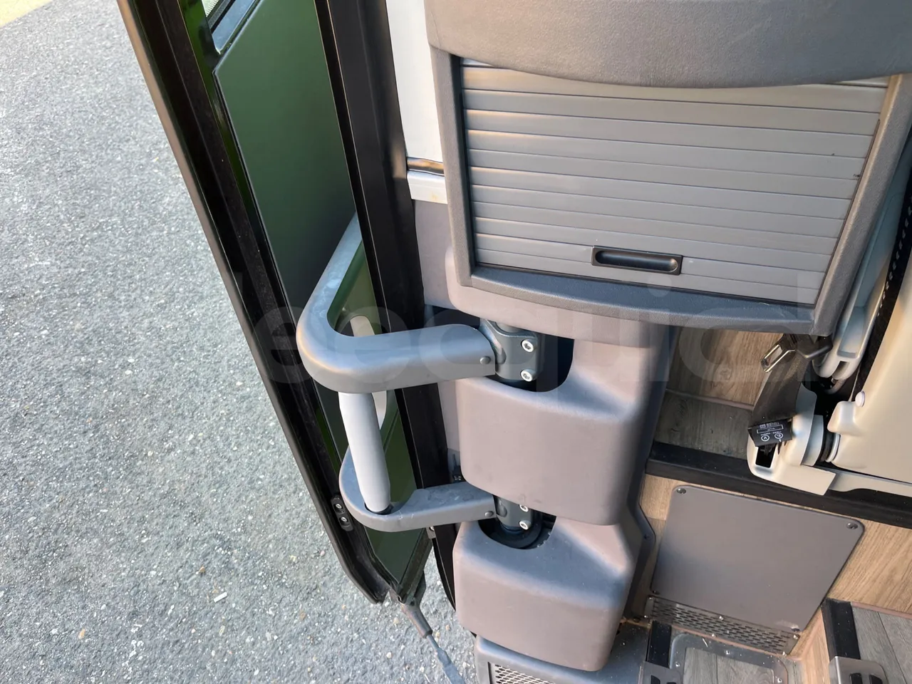 Irizar i6 12.35 - EUR6 - 331kW - 12.200m - door mechanism photo