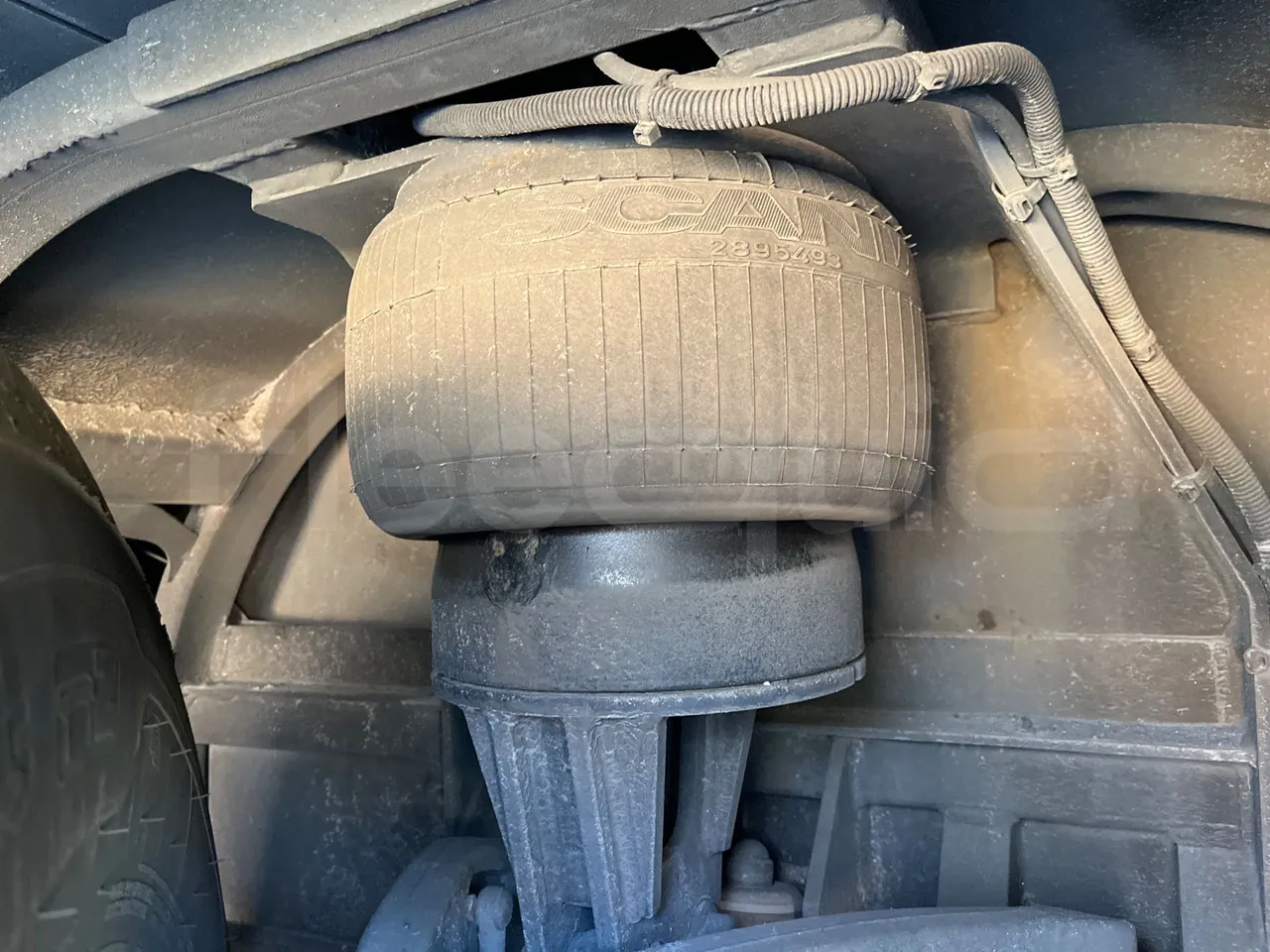 Irizar i6 12.35 - EUR6 - 331kW - 12.200m - front air springs right