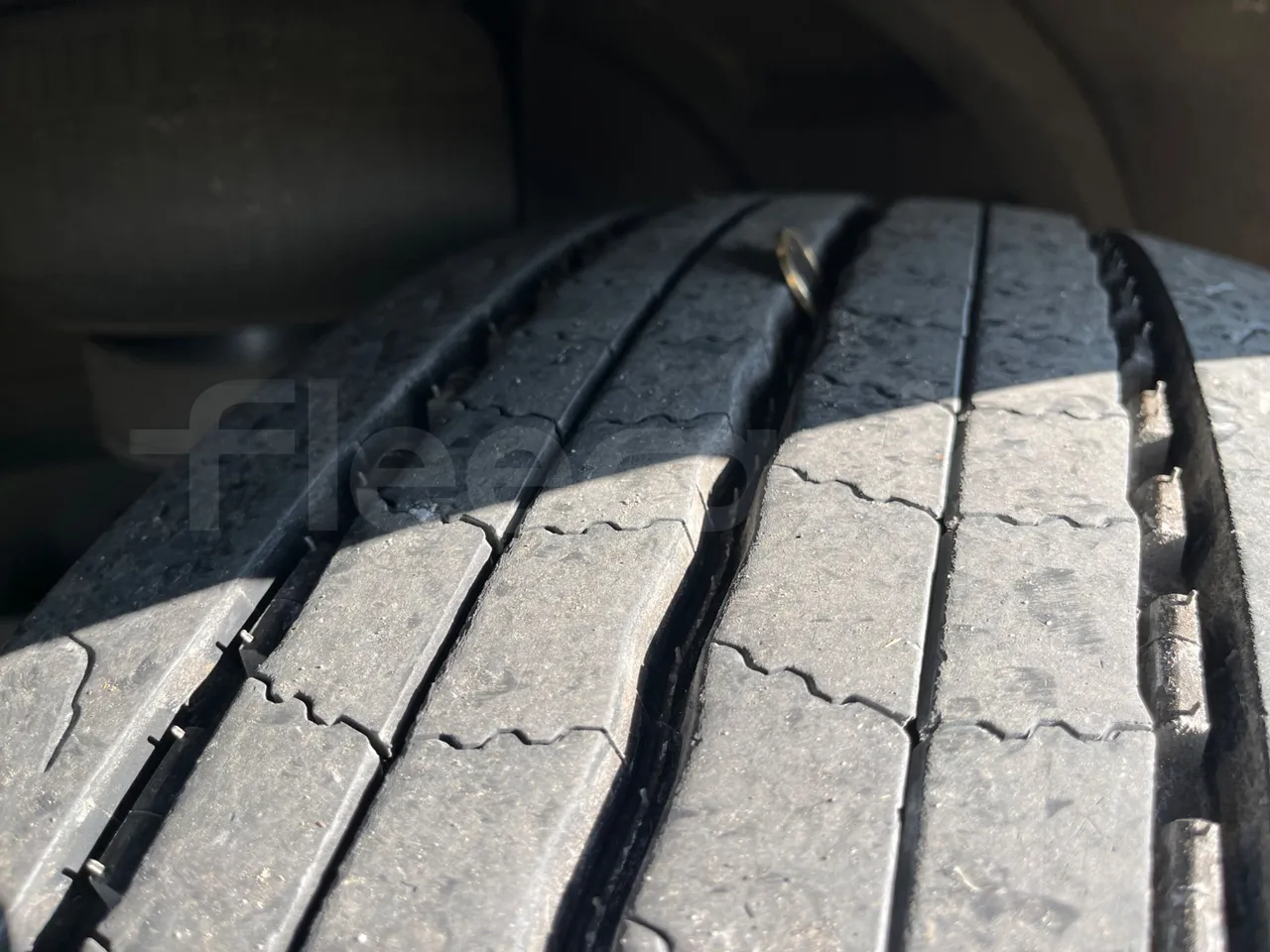 Irizar i6 12.35 - EUR6 - 331kW - 12.200m - tread condition front tires left