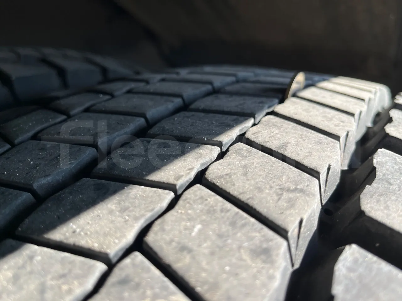 Irizar i6 12.35 - EUR6 - 331kW - 12.200m - tread condition second axle tires left