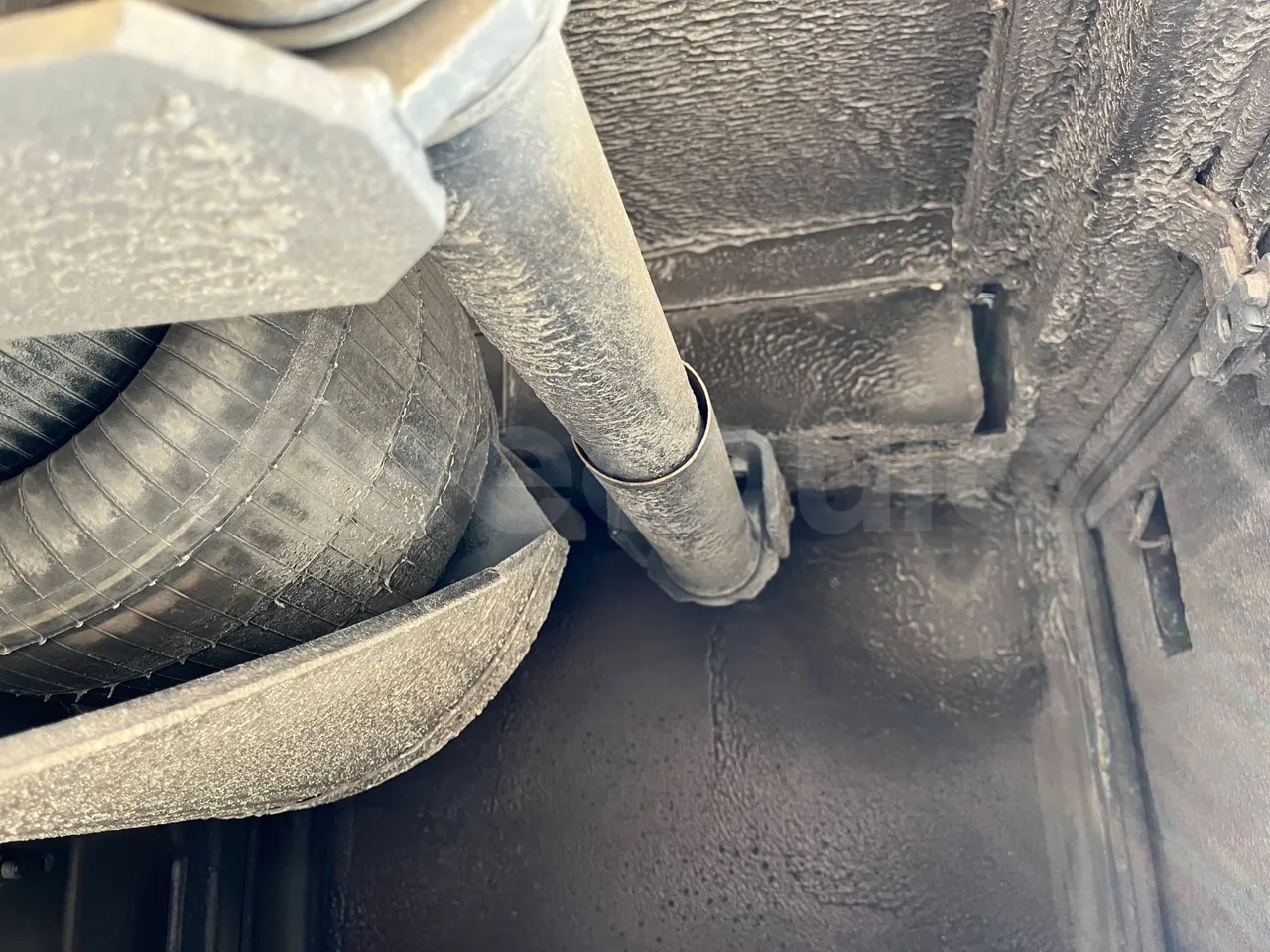 Irizar i6 12.35 - EUR6 - 331kW - 12.200m - axle 2 shock absorbers 2 left