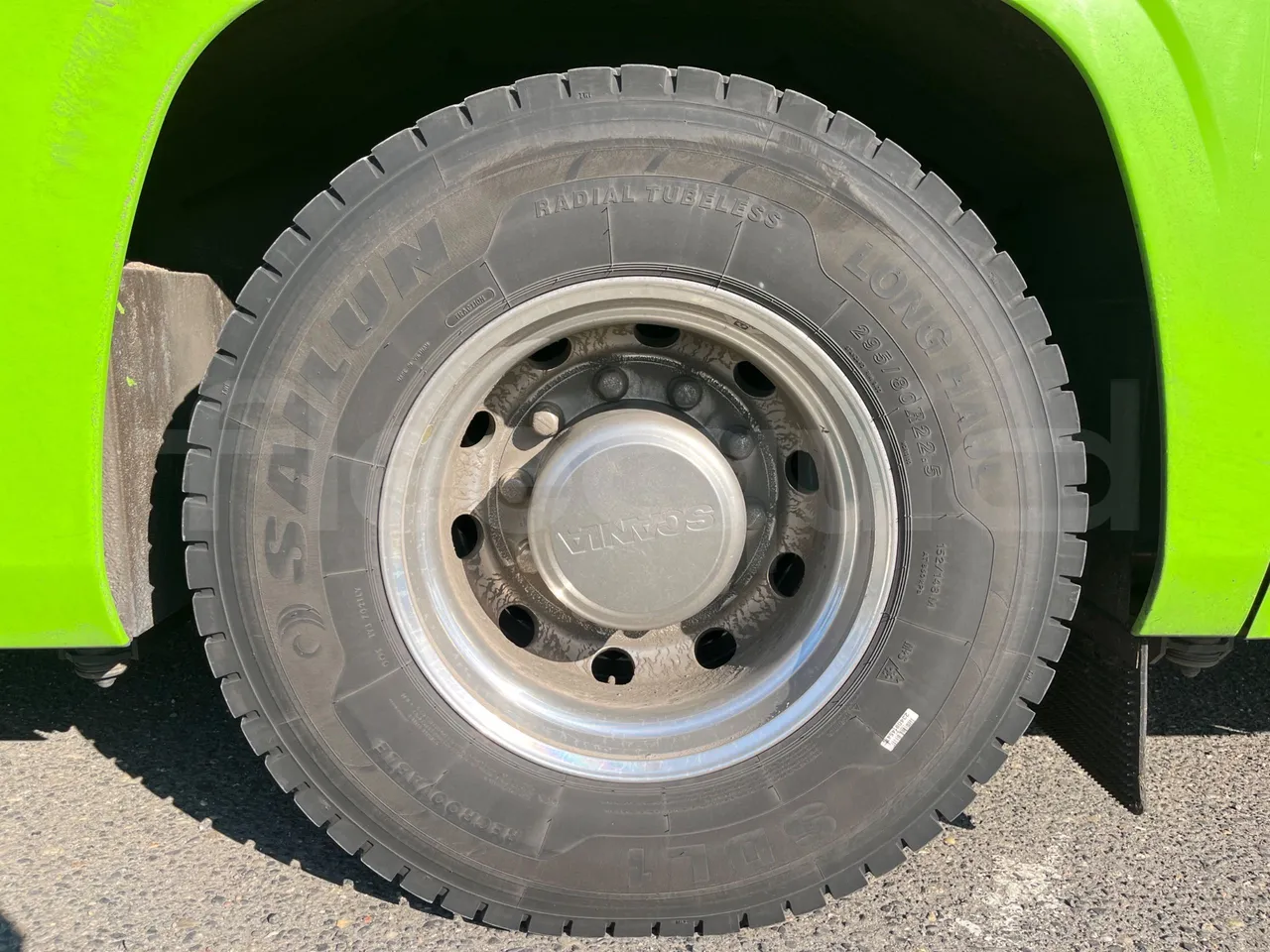 Irizar i6 12.35 - EUR6 - 331kW - 12.200m - rear left tire photo