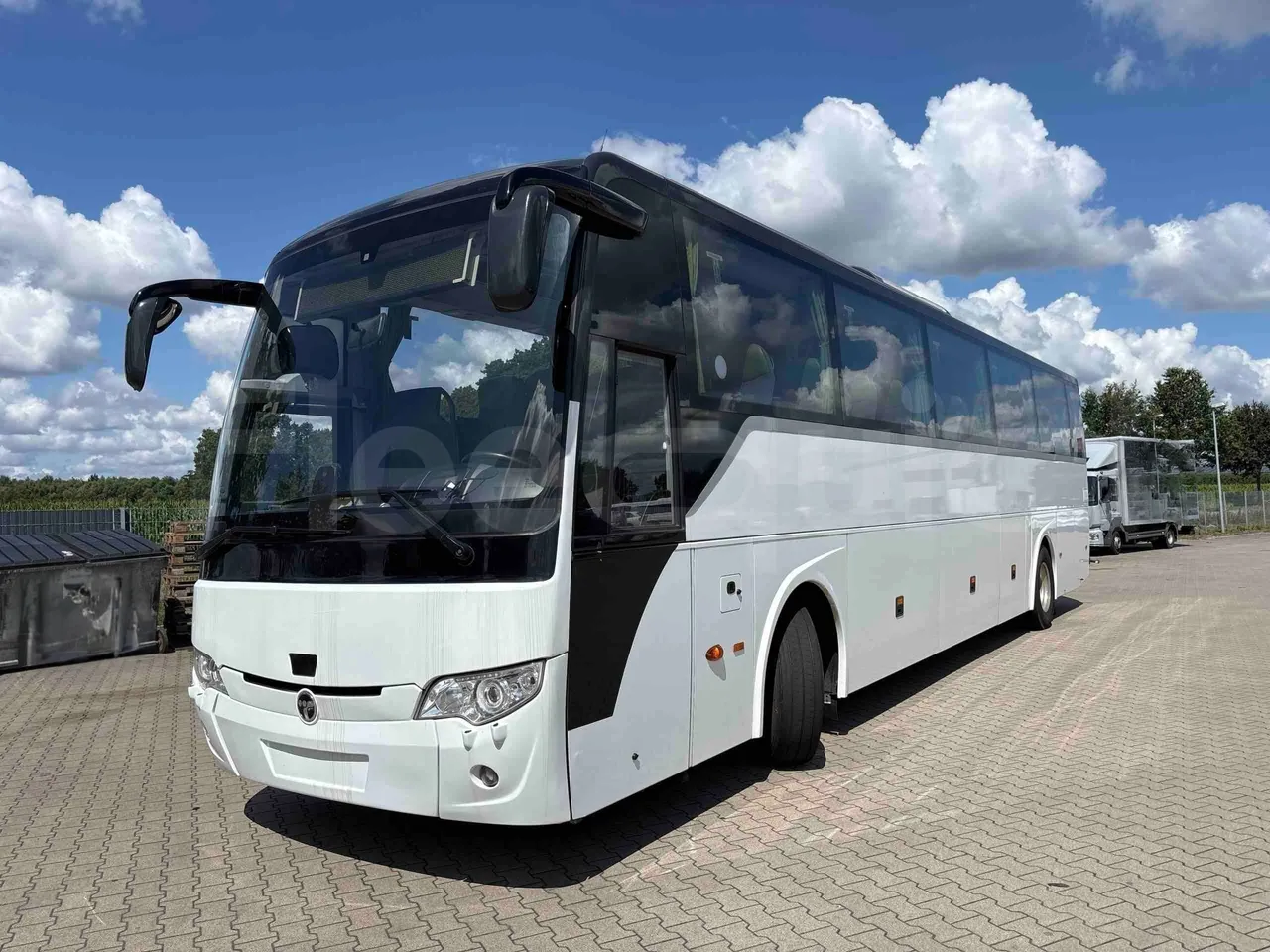 Temsa Safari - 3/4 front left