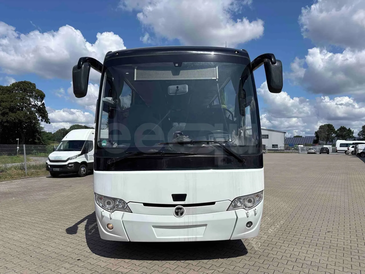 Temsa Safari - front photo