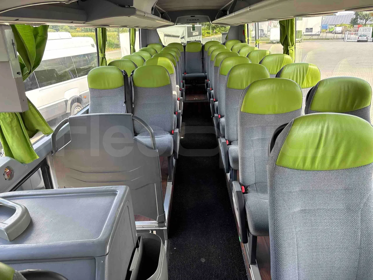 Temsa Safari - reverse view middle aisle