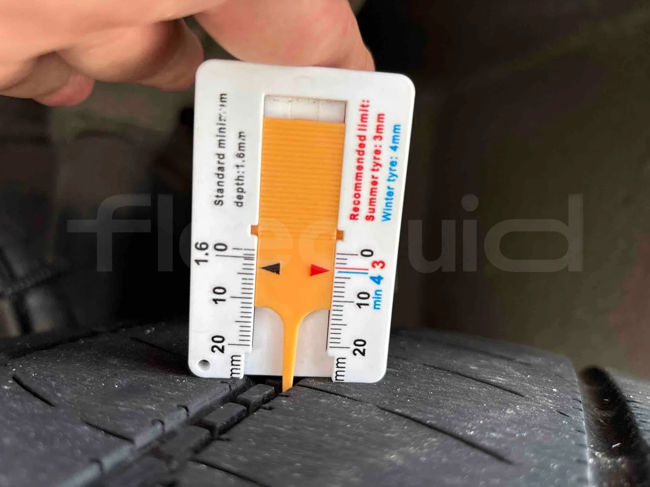 Temsa Safari - tread condition front tires right