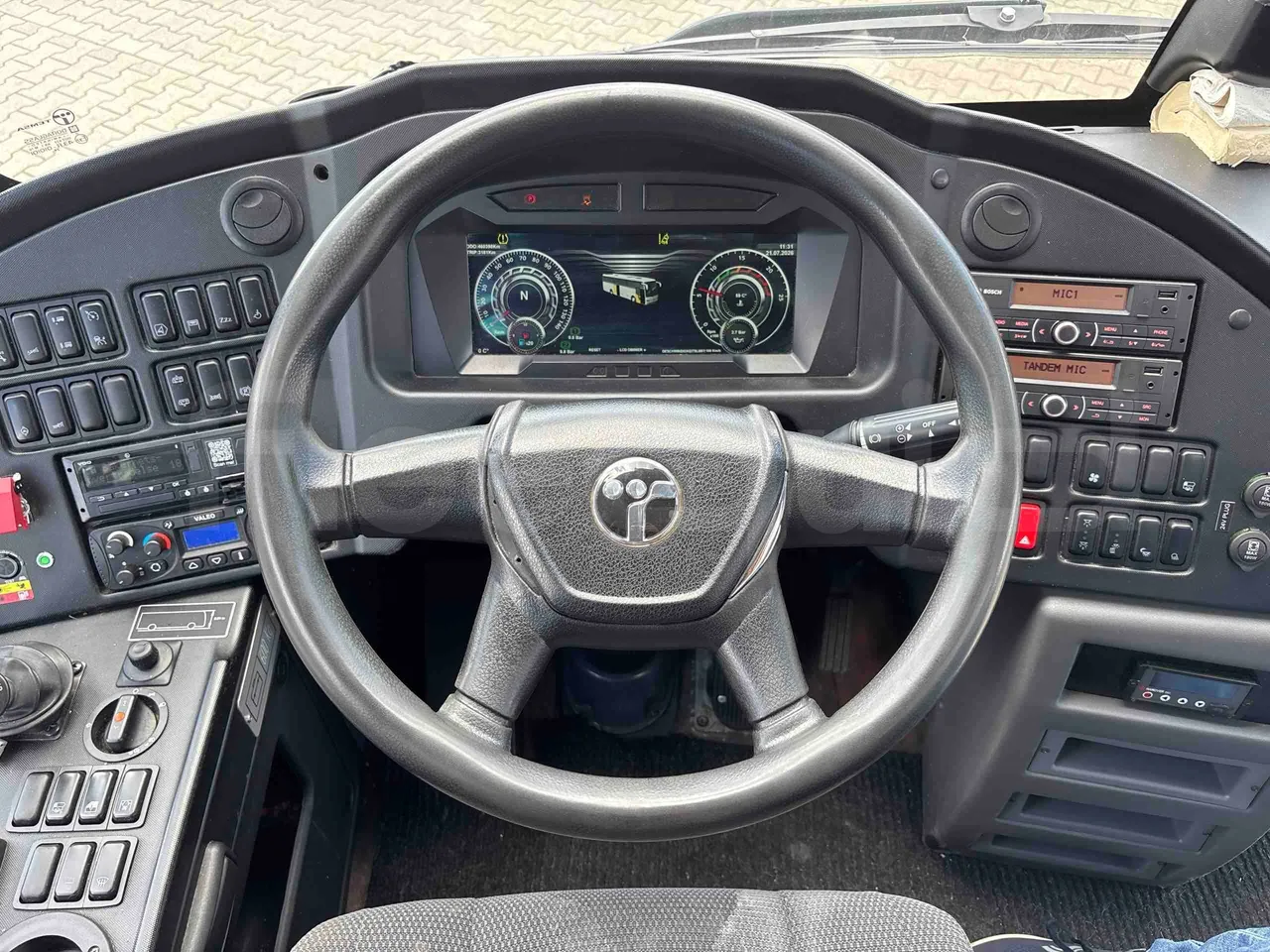 Temsa Safari - steering wheel photo