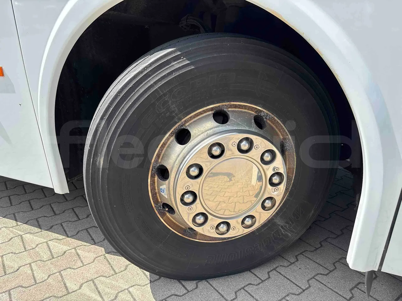 Temsa Safari - front left tire measurements