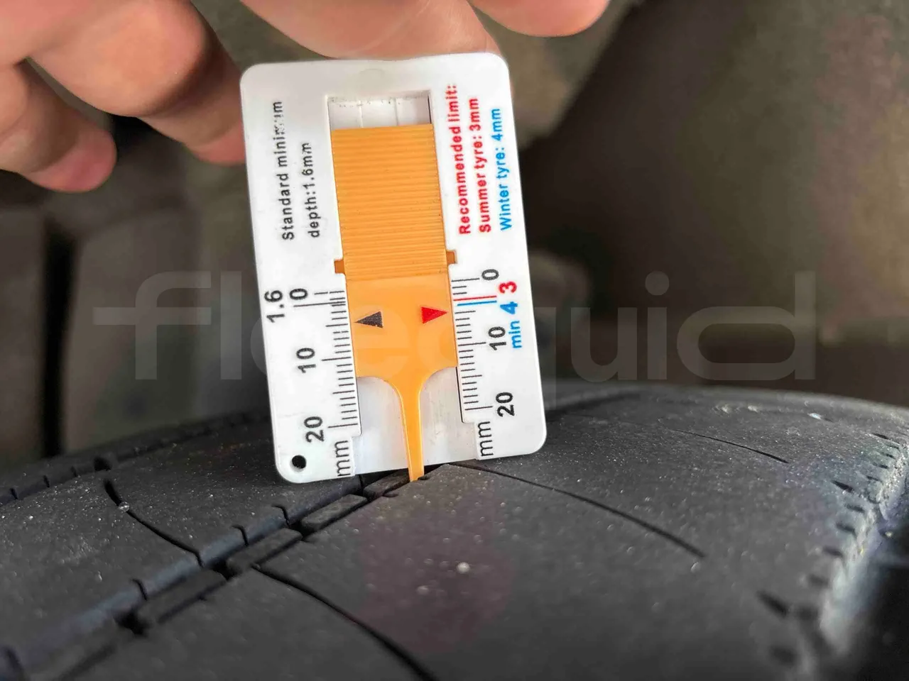 Temsa Safari - rear left tire photo