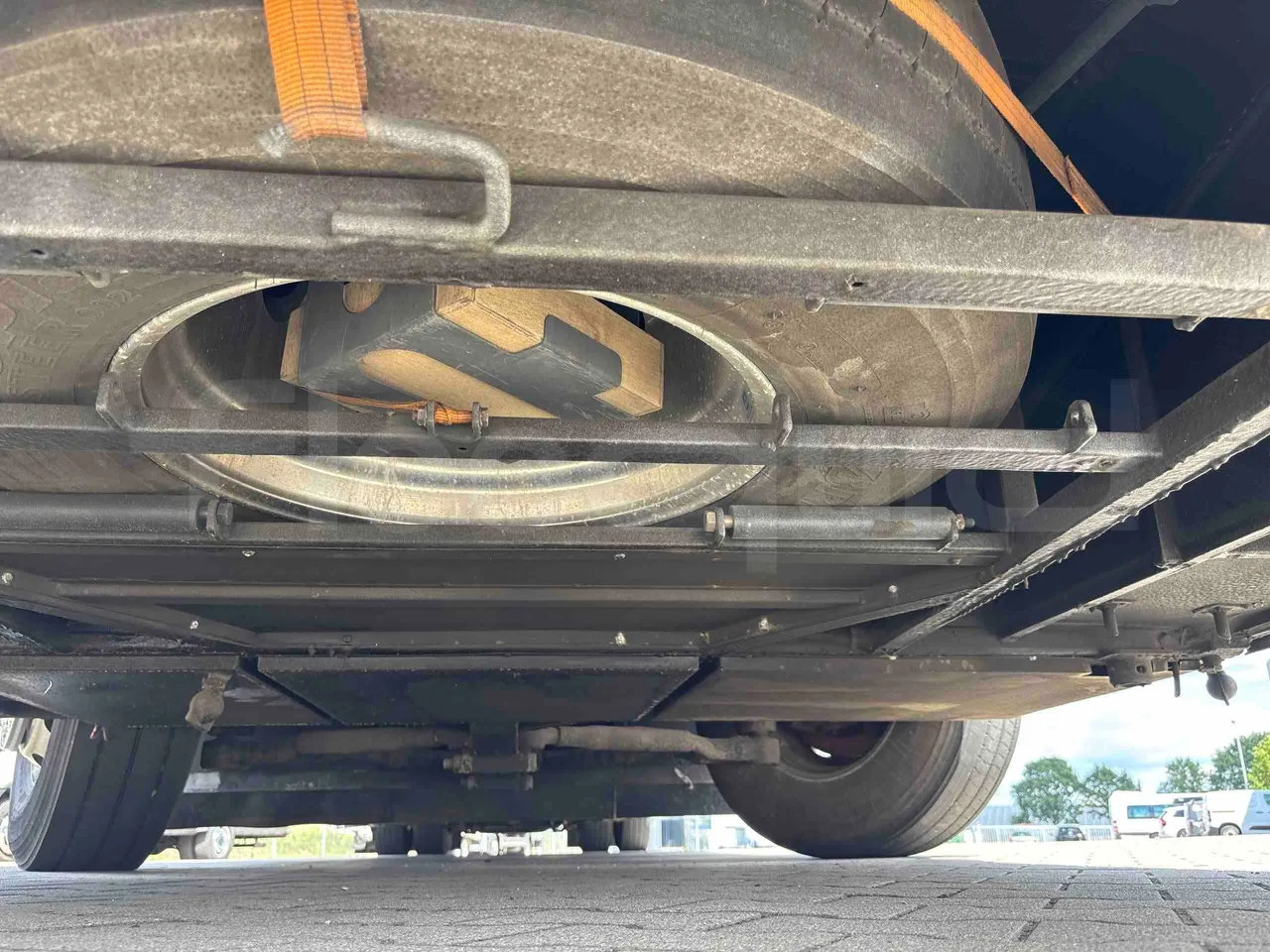 Temsa Safari - front undercarriage from front