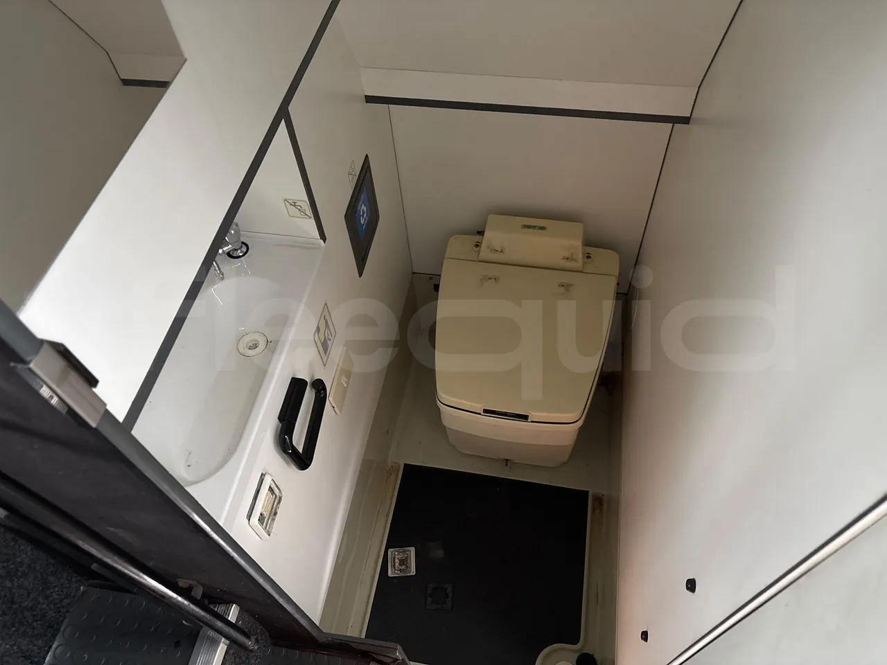 Bova B V Futura FHD 127.365 - EUR4 - 266kW - 12.7m - toilette accessories photo