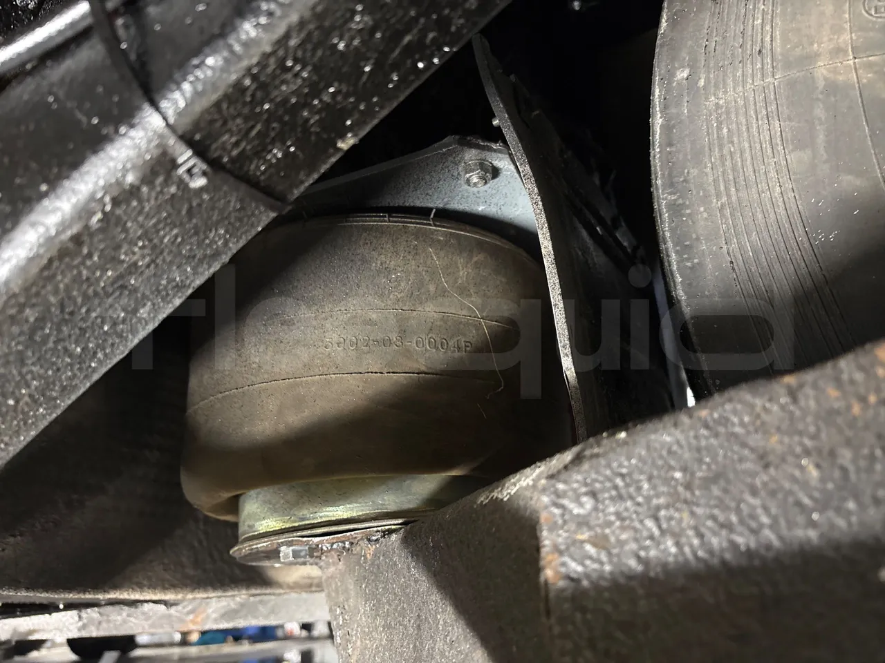 Bova B V Futura FHD 127.365 - EUR4 - 266kW - 12.7m - axel 2 air springs 1 right