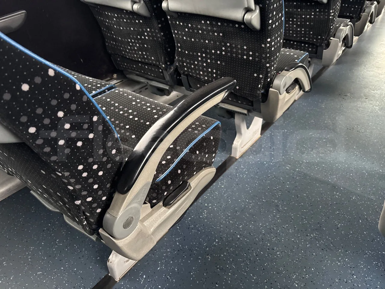 Bova B V Futura FHD 127.365 - EUR4 - 266kW - 12.7m - armrest detail photo