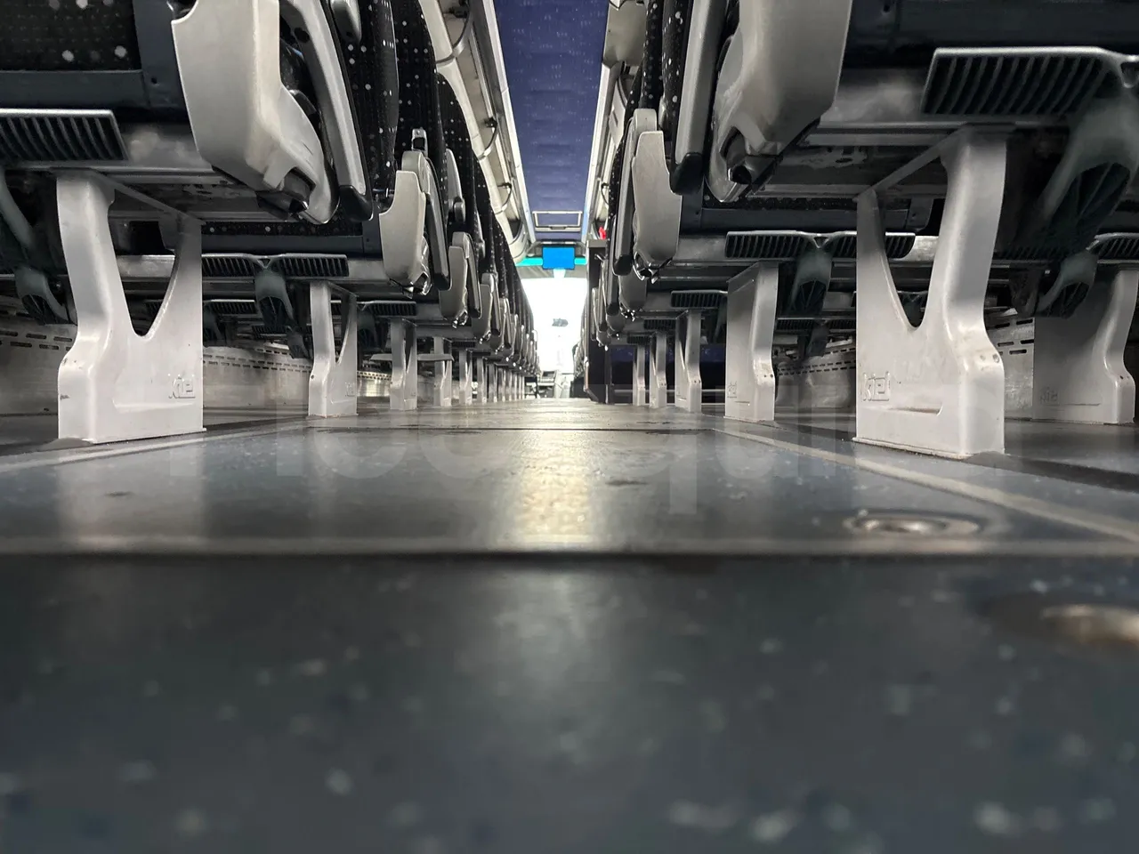 Bova B V Futura FHD 127.365 - EUR4 - 266kW - 12.7m - seat brackets photo