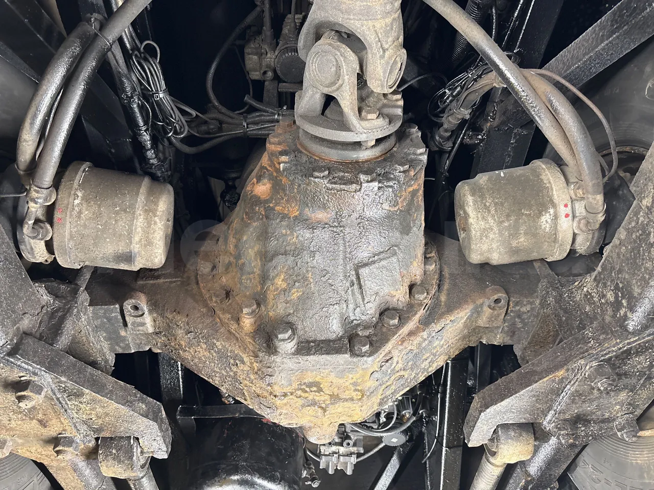 Bova B V Futura FHD 127.365 - EUR4 - 266kW - 12.7m - differential photo