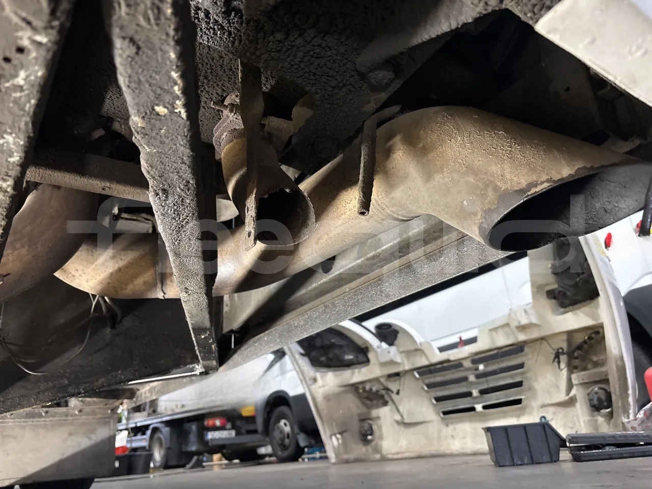 Bova B V Futura FHD 127.365 - EUR4 - 266kW - 12.7m - exhaust photo