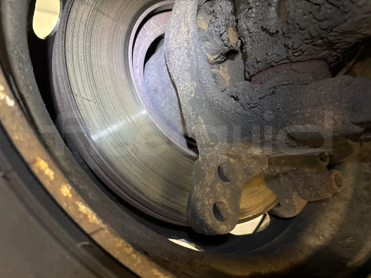 Bova B V Futura FHD 127.365 - EUR4 - 266kW - 12.7m - front discs left