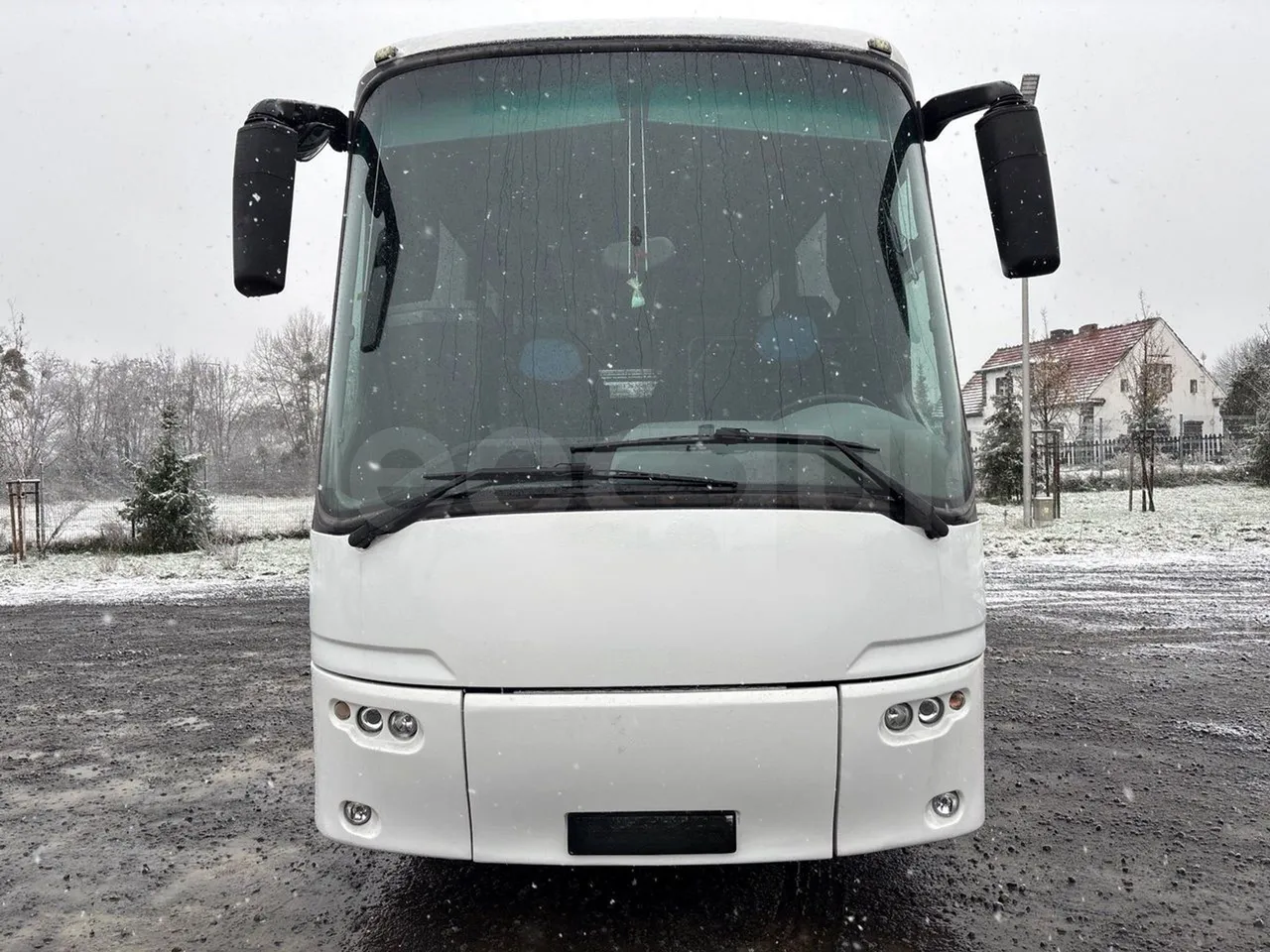 Bova B V Futura FHD 127.365 - EUR4 - 266kW - 12.7m - front photo