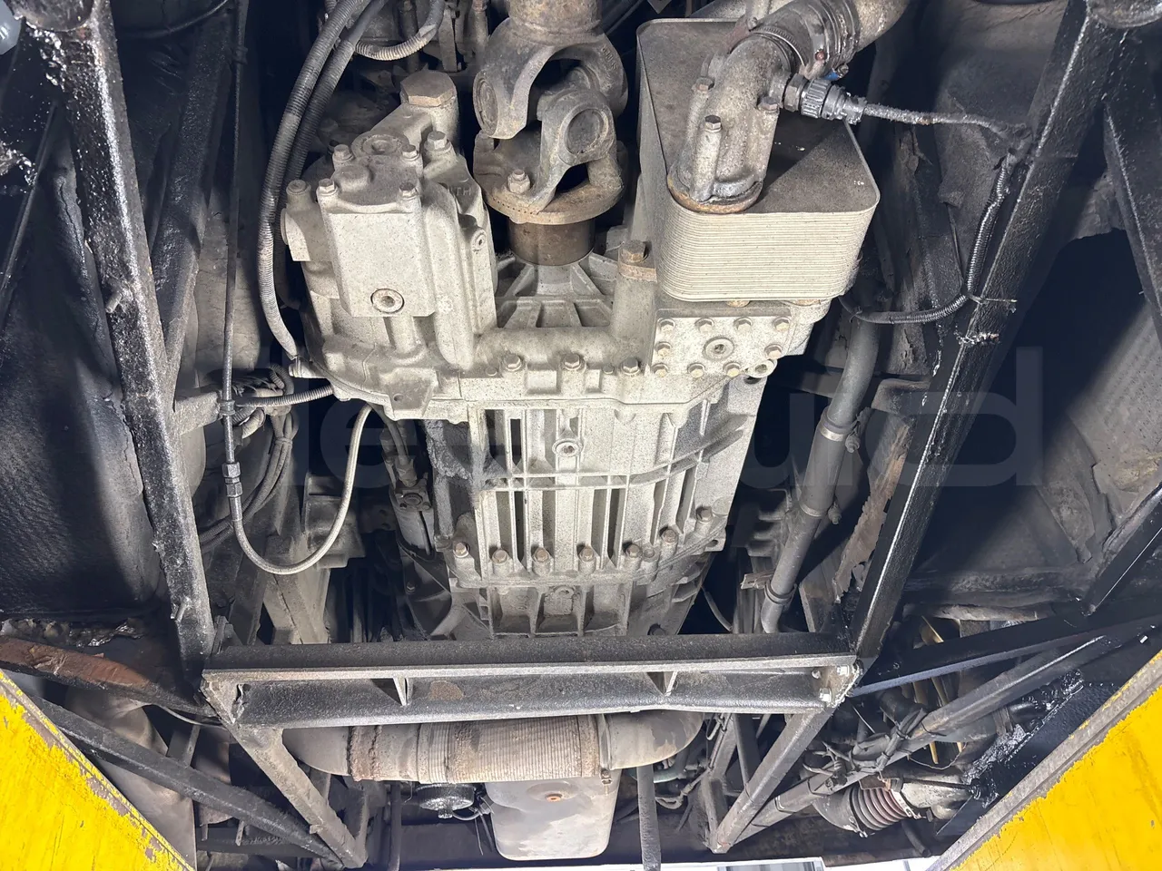 Bova B V Futura FHD 127.365 - EUR4 - 266kW - 12.7m - gearbox photo