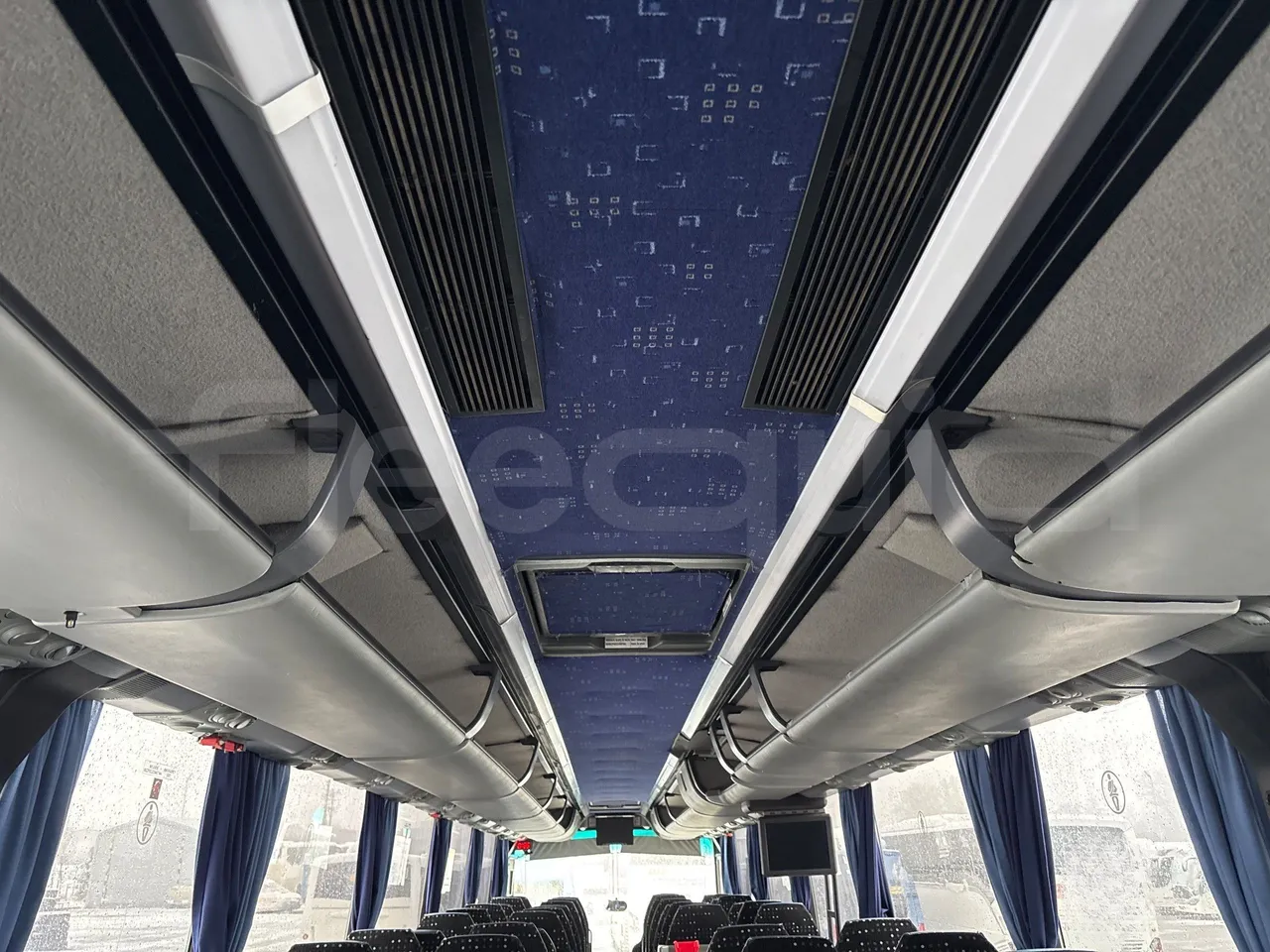 Bova B V Futura FHD 127.365 - EUR4 - 266kW - 12.7m - overhead compartments photo