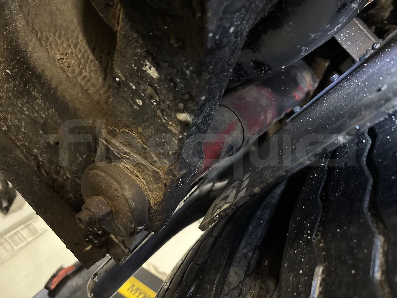 Bova B V Futura FHD 127.365 - EUR4 - 266kW - 12.7m - axle 2 shock absorbers 2 left