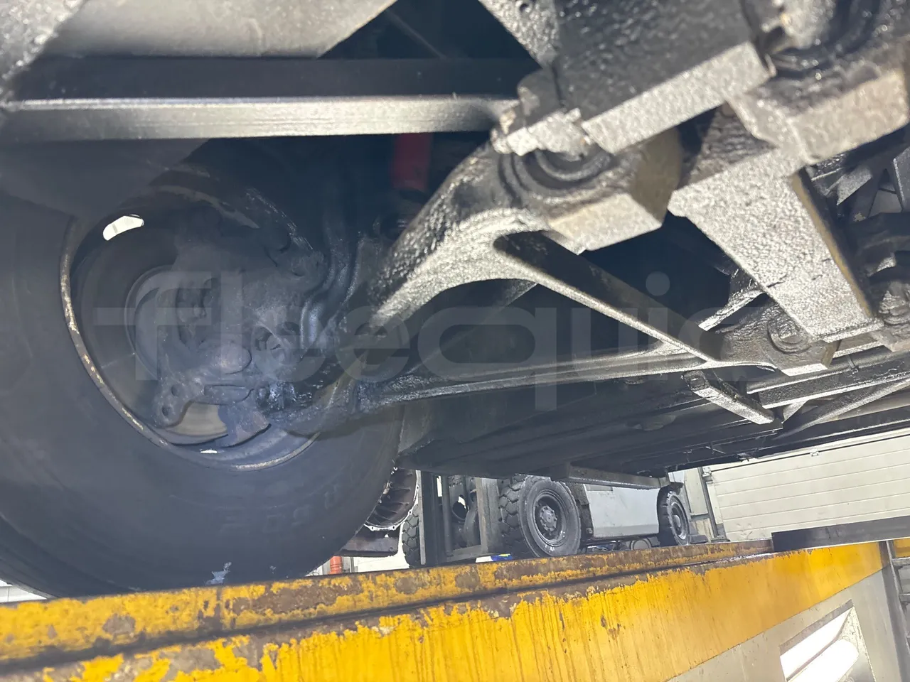 Bova B V Futura FHD 127.365 - EUR4 - 266kW - 12.7m - front axle left side