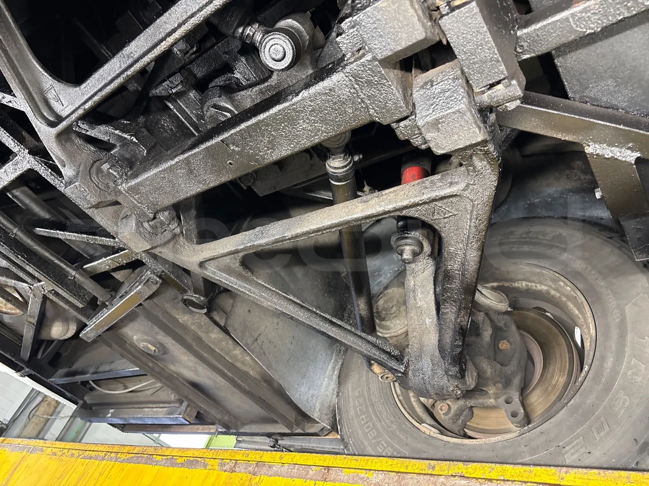 Bova B V Futura FHD 127.365 - EUR4 - 266kW - 12.7m - front axle right side