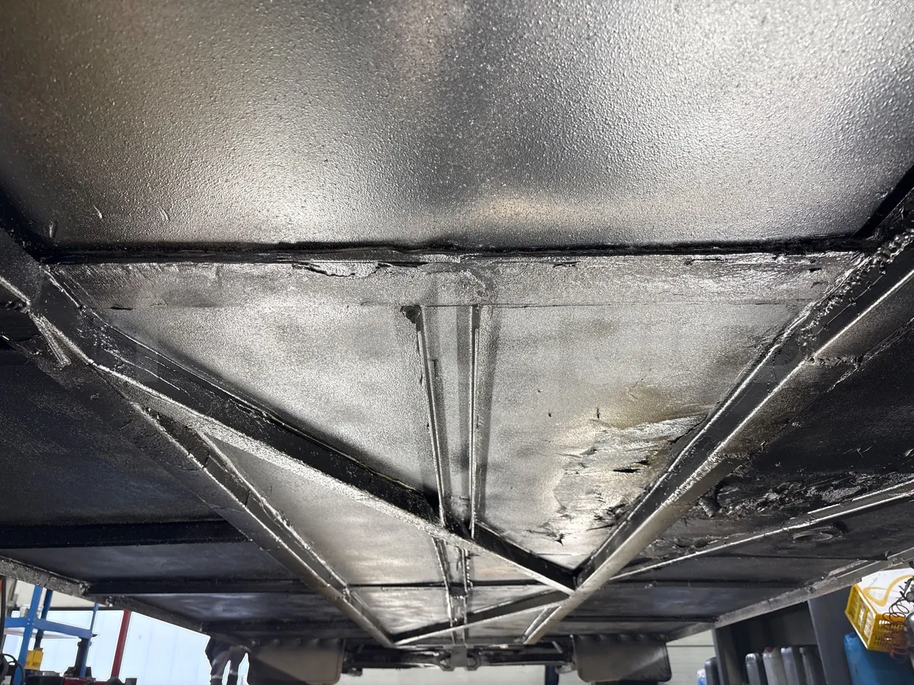 Bova B V Futura FHD 127.365 - EUR4 - 266kW - 12.7m - central undercarriage photo