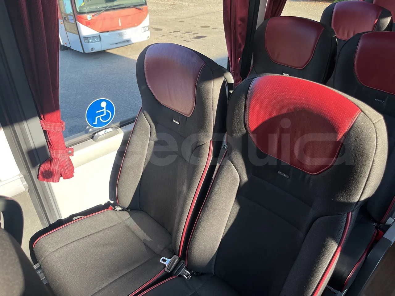 Man Lion's Coach L - Disabled Area