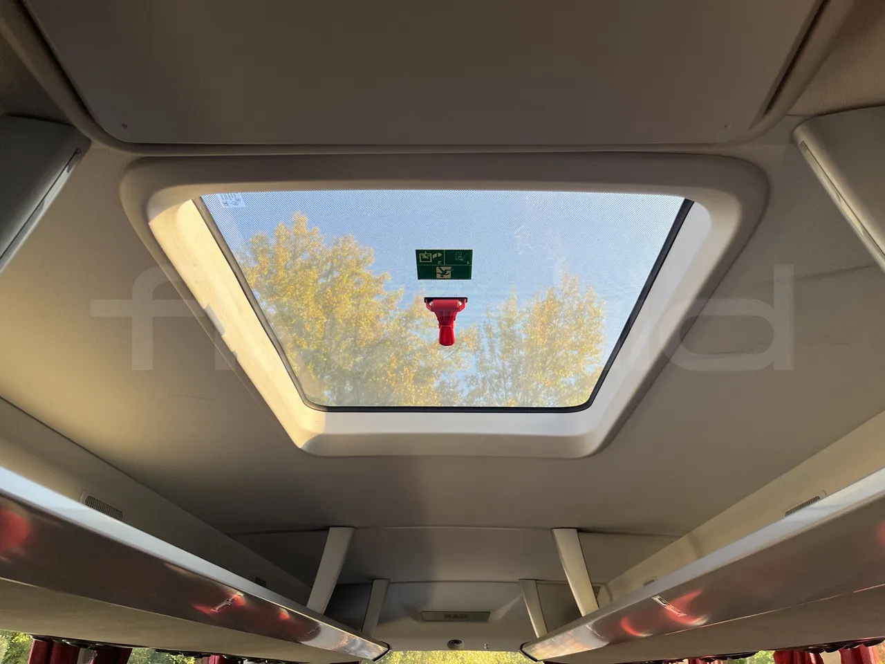 Man Lion's Coach L - Roof Hatch 2